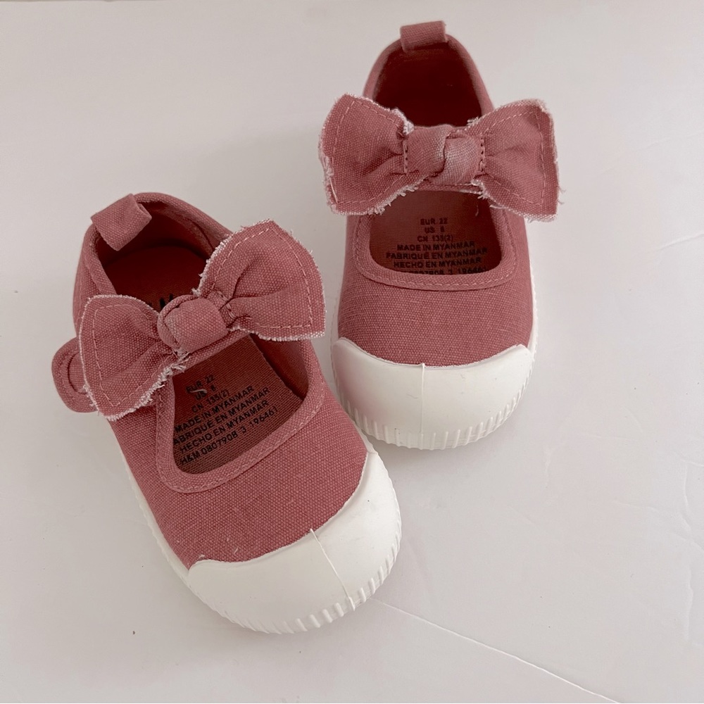 H&M Mary Jane shoes